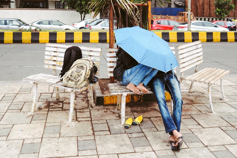 Street photographer, Kaushal Parikh captures love in maximum city, as seen on currentMood magazine