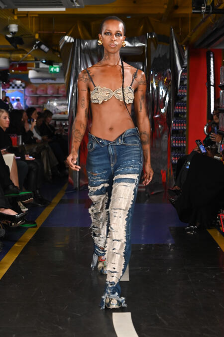 Anamika Khanna AK|OK London Fashion Week 1.