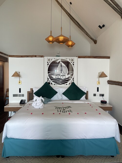 Anantara World Islands Dubai Resort bedroom