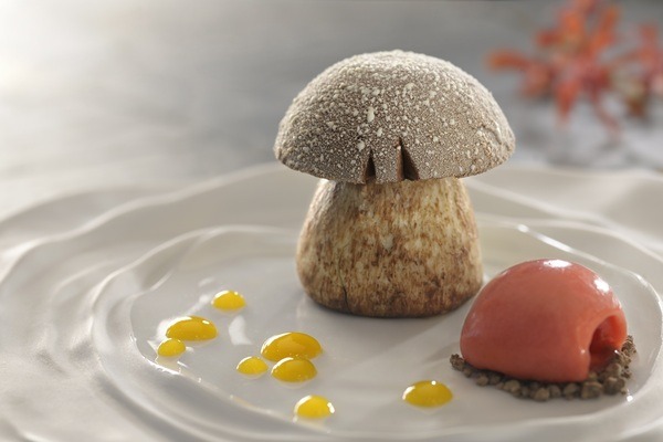 August food guide Dark Chocolate Wild Mushroom_Slammin Salmon Sushi_Wabi Sabi x _Fenix at The Oberoi, Mumbai