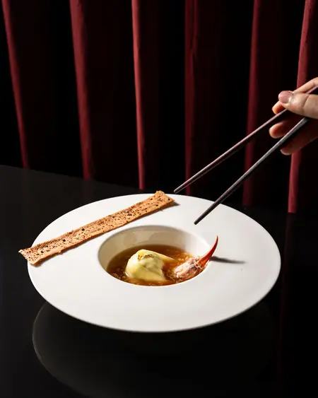 Emperor_s saffron broth (1) - Hakkasan Mumbai 07220
