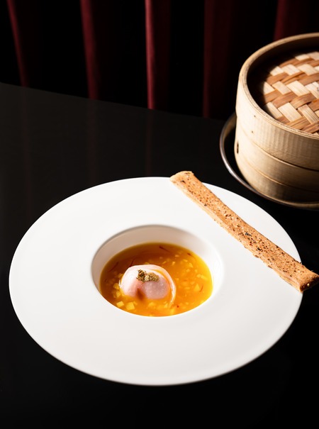 Emperor_s saffron broth - Hakkasan Mumbai