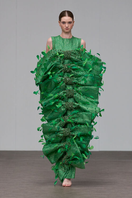 green bow gown by ITRH showcased at dubai fashion week