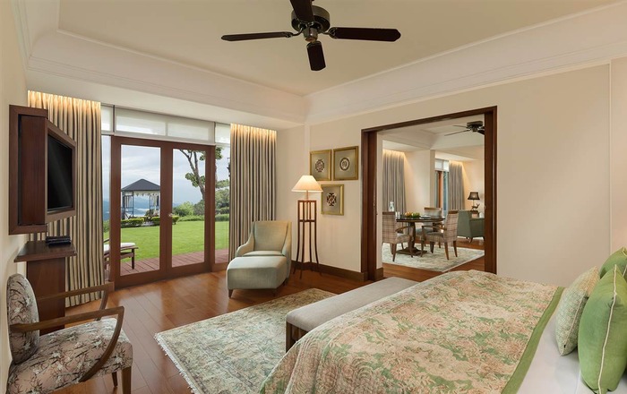 Luxury wellness retreats in india - ananda spa suite