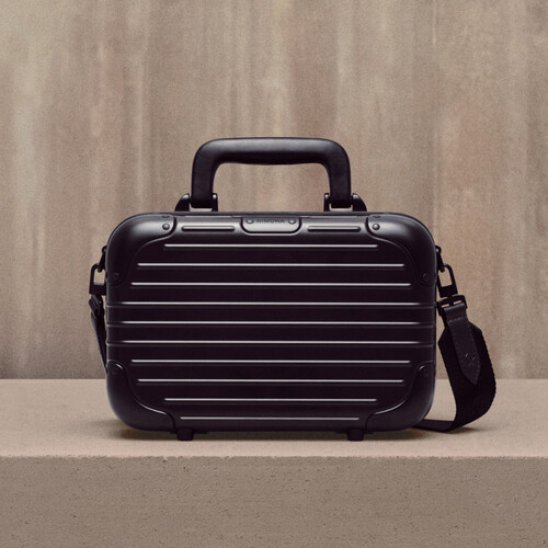 RIMOWA Original Bag_Campaign black bag