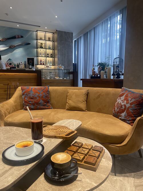 Radisson Blu Mumbai International Airport 1 - Roasters coffee shop