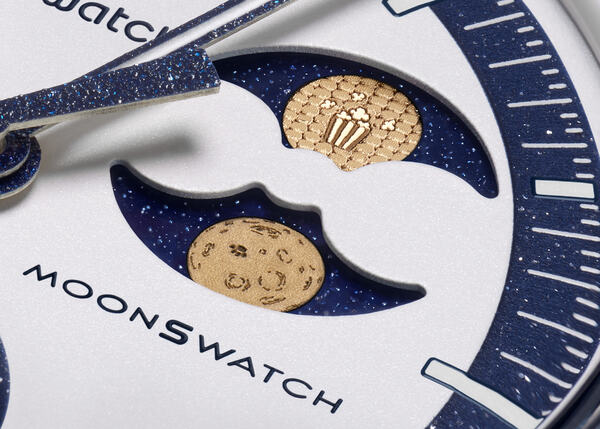 Swatch Mission to Earthphase Moonshine Gold 5