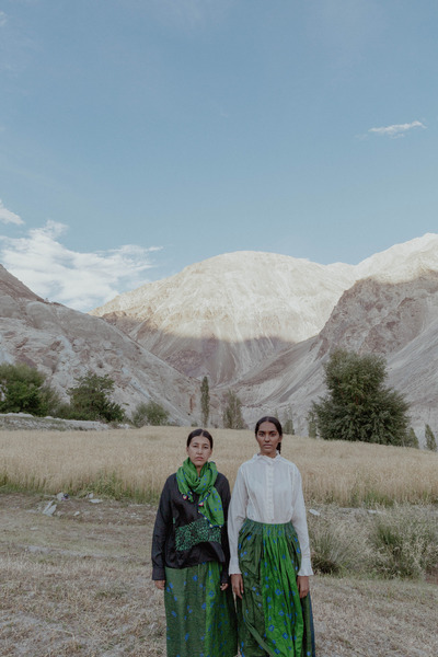 two models dressed in injri clothing photographed by gourab ganguli in ladakh